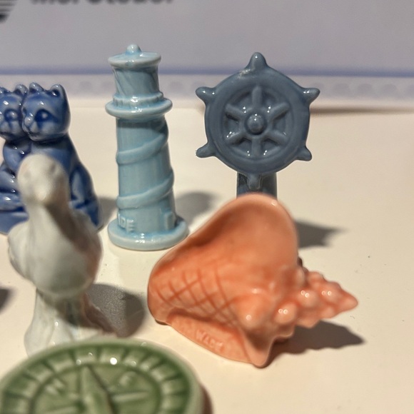 Collectors Item ~ 12 pieces Colorful Miniatures - Picture 4 of 5